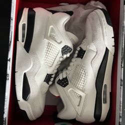 Size 10.5 - Jordan 4 Retro ‘Flight Club’