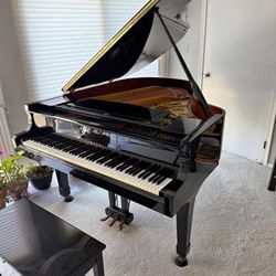 Yamaha G2 Baby Grand Piano 
