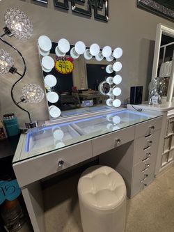 Brand New White Vanity Set with LED Lights, Bluetooth, USB/USB-C Ports & Stool!