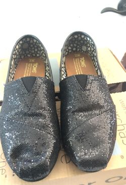 TOMS CLASSIC BLACK GLITTER SIZE 7