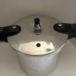 8-Quart Aluminum Pressure Cooker