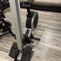 Lifecore Row Machine 