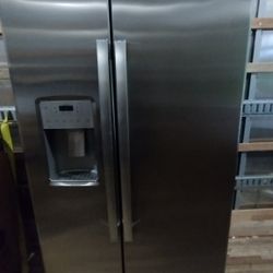 GE Side By Side Refrigerator 