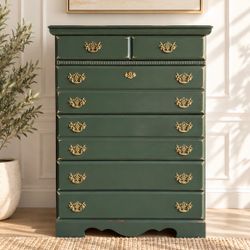 Awesome shabby distressed five drawer dresser