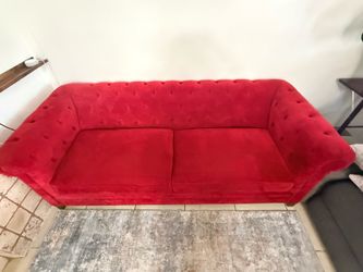 Valvet couch in a great condition