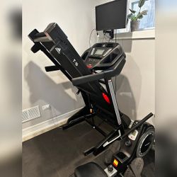 Adidas T-16 Treadmill Folding, 2.75 HP - Good - Chicago, IL