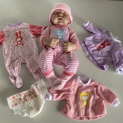 Bountiful baby girl with extra outfits, weight is 3.5 LB