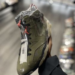 Retro 10 Travis Scott Olive 