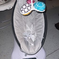 Mama Ro motion swing