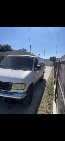 2003 Ford E-250