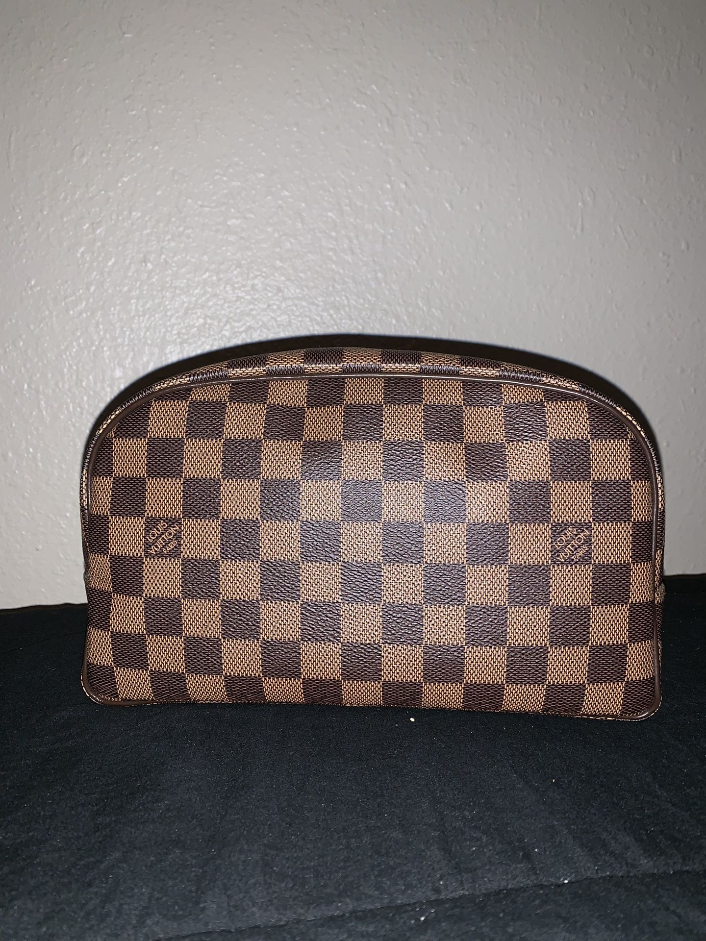 Louis Vuitton Toiletry bag 25