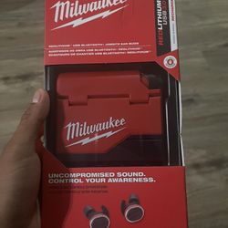 Mikwaukee airbuds