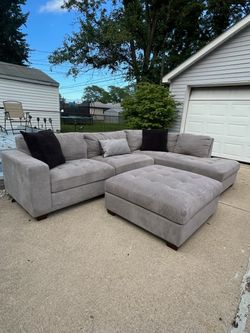 Thomasville Light Gray Sectional Couch with Large Ottoman – Free Delivery