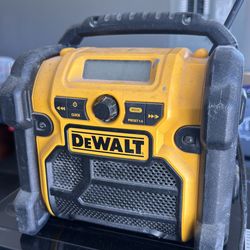 Dewalt radio/charger