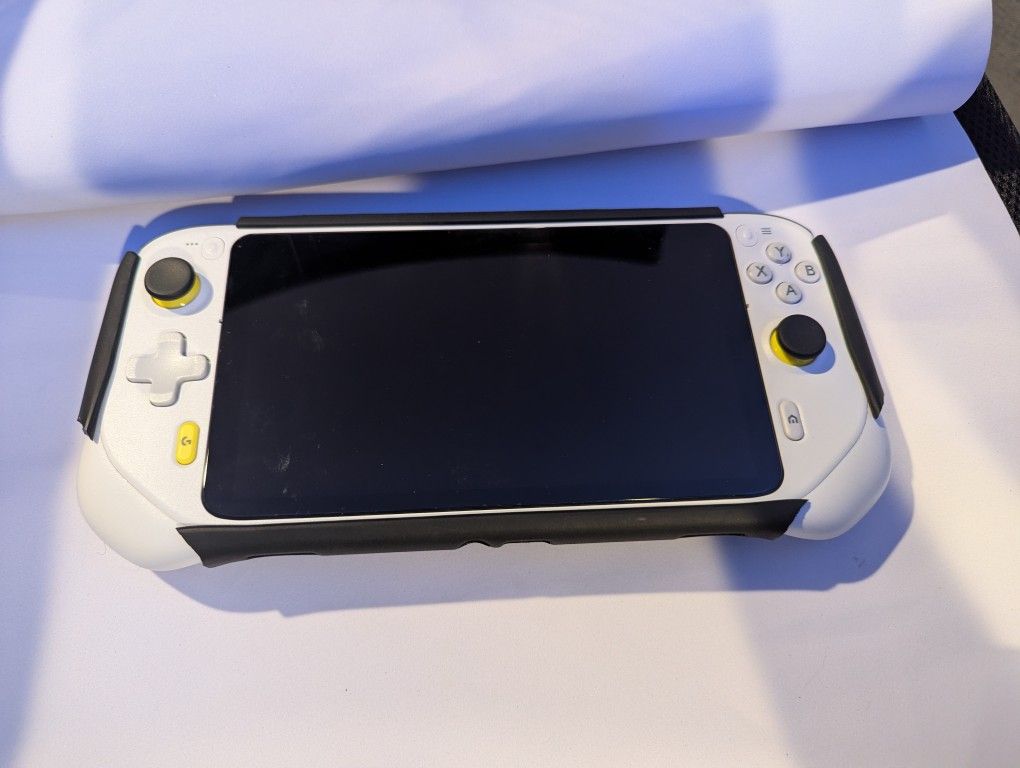 Logitech G Cloud Handheld