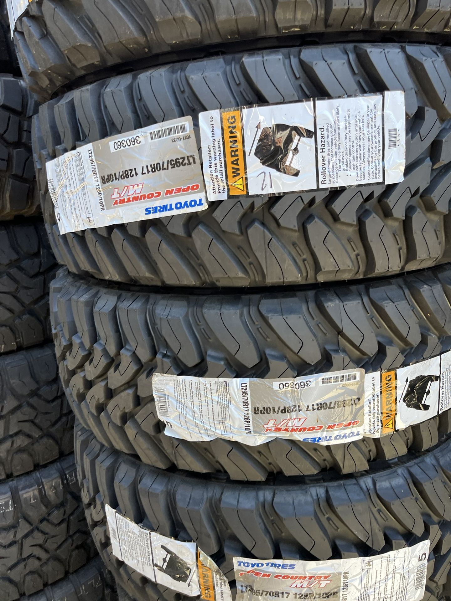 TOYO OPEN COUNTRY M/T LT295/70R17 TIRES FOR SALE!!!!
