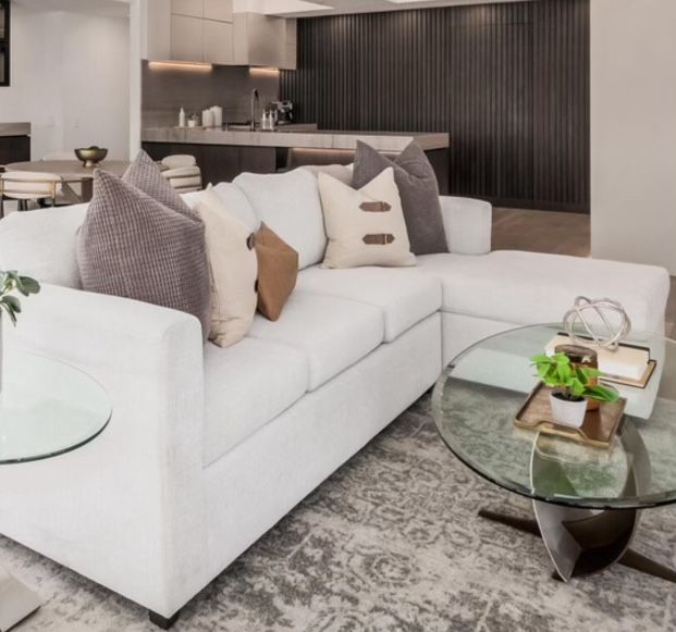 💥 Brand New White Greyish Sectional With Free Ottoman
