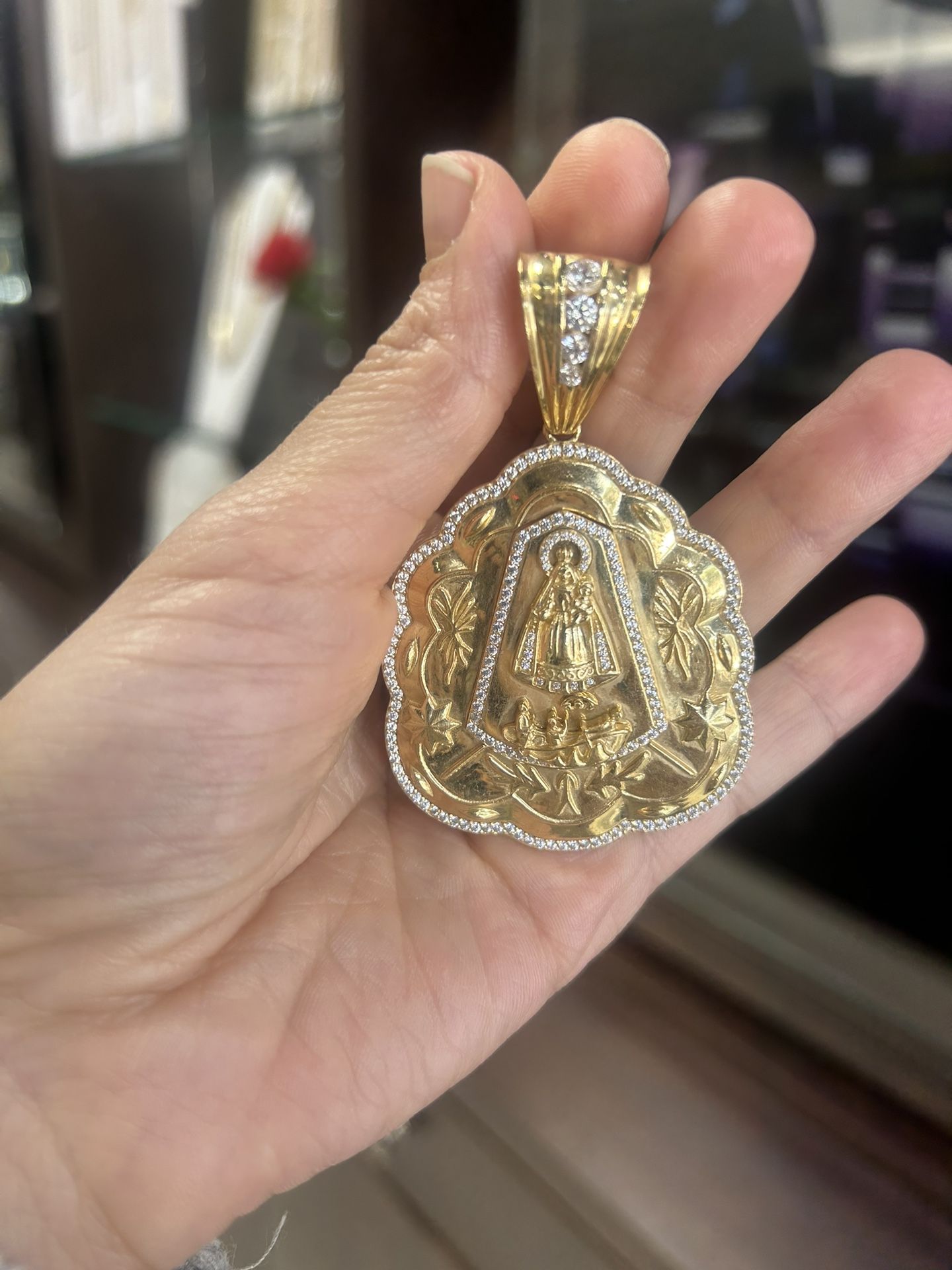 Pendant Charm Yellow Gold 14k. Virgen De La Caridad Del Cobre