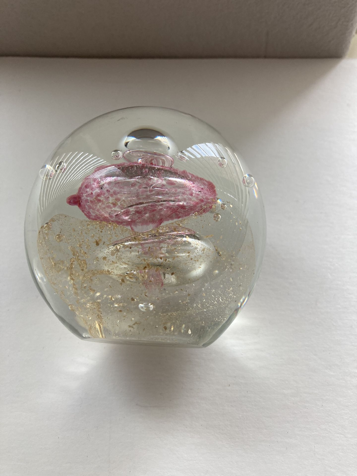 Vintage Glass Paperweight with Controlled Bubble, Pick Mushroom, Gold Flecks – 3.5“ Diameter