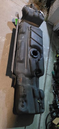 Gas tank for a 2001 Yukon XL, SLT, 5.3L