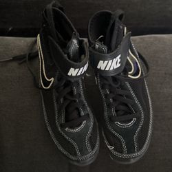Kids Nike wrestling Shoes 13c