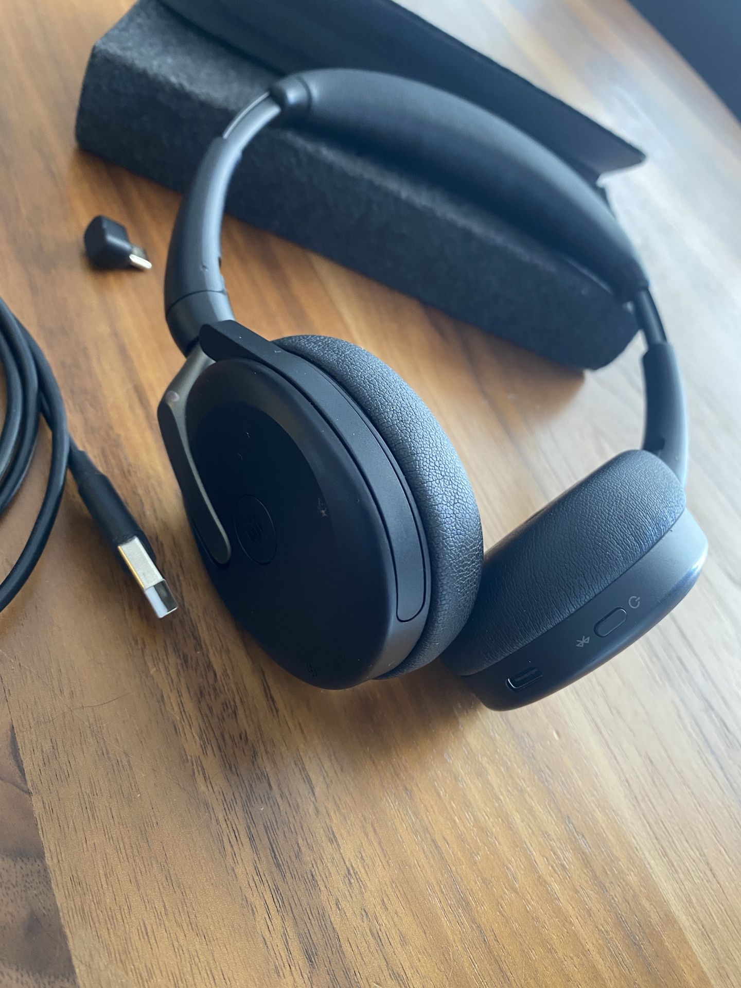 Jabra Evolve2 65 Flex Wireless Headset Bluetooth With charging Pad