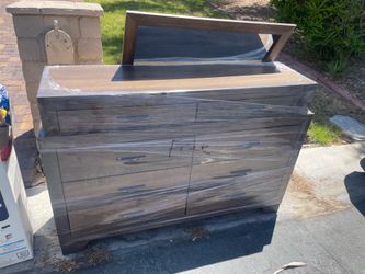 Dresser