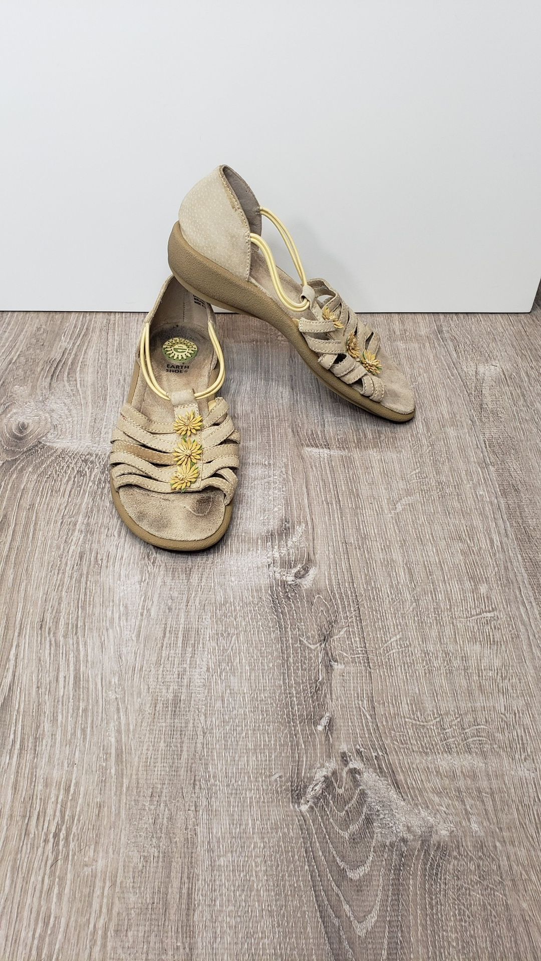 Earth Shoe Size 7 Muse Yellow Green Daisy Strappy Leather Sandals Elastic
