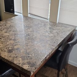 🔥 Granite Dining Table w/ 3 Chairs – Excellent Condition! 🔥
