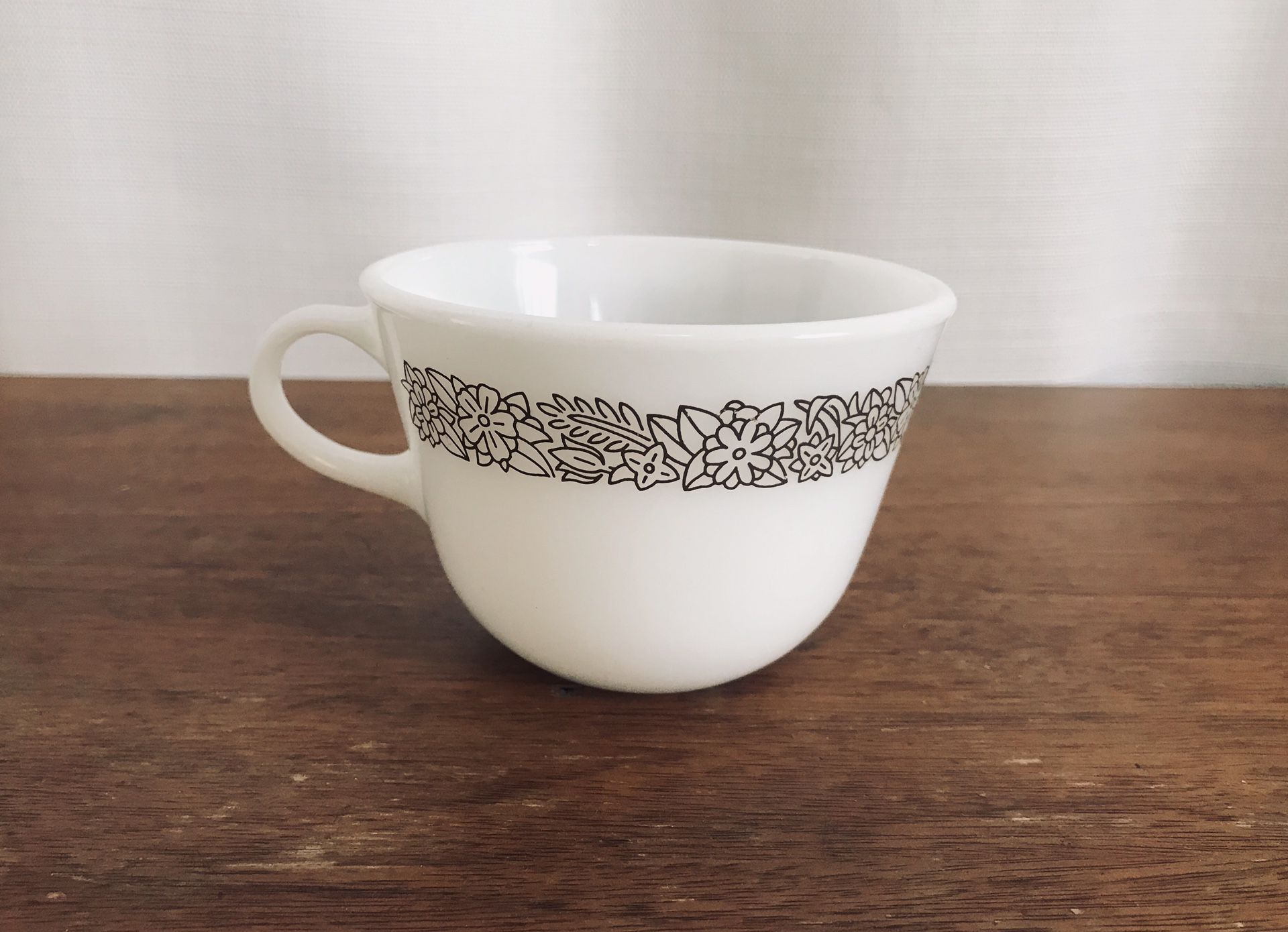 Vintage Pyrex woodland brown tea/coffee cup