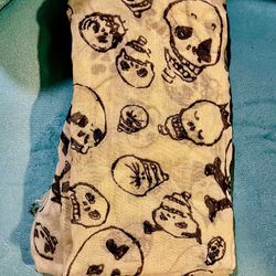 Skull scarf 4x6 brand new item