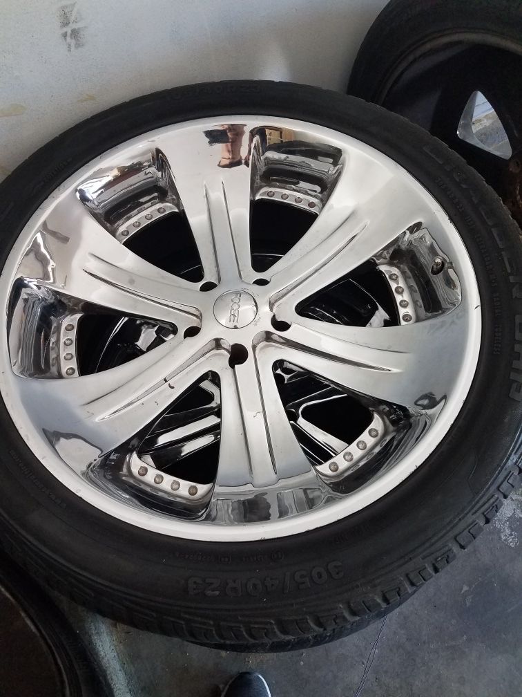 Rims 23" 5 lugs off of a f-150