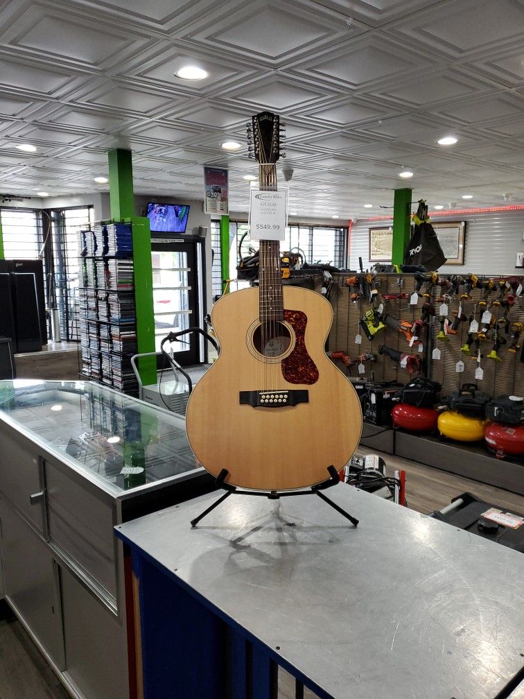 GUILD GUITAR