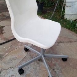 IKEA office chair Snille white