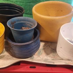 Lots Of Clay And Plastic Pots Indoor And Outdoor 
