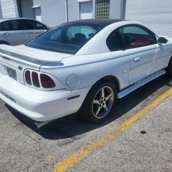5.0L V8 Mustang Gt Cobra Clone. 5 Speed. White Red. Runs Great. FINANCE!