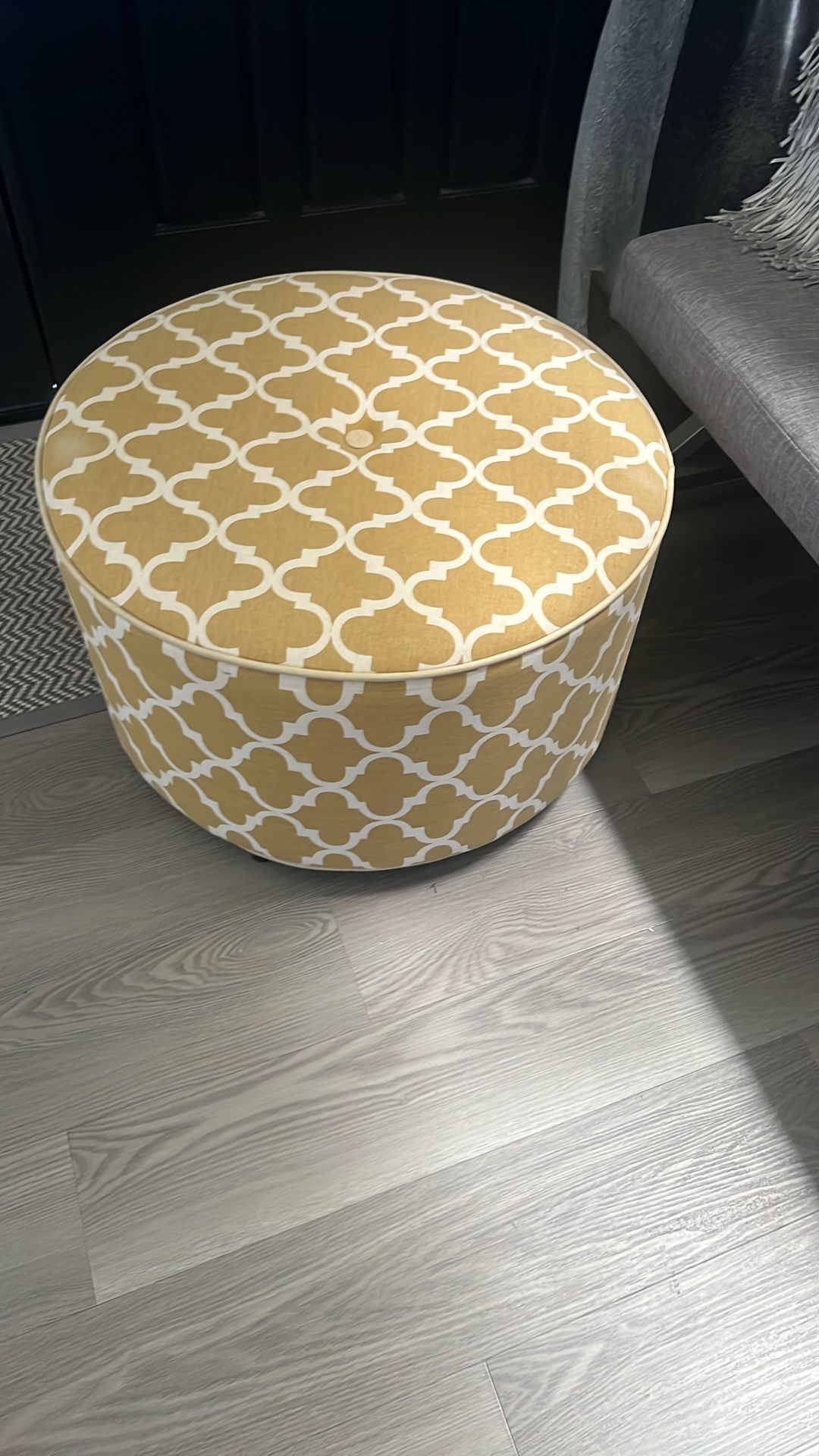 Free Ottoman