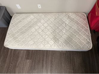 Clean 6-Inch Twin Spring Mattress