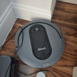 Shark Robot Vacuum 