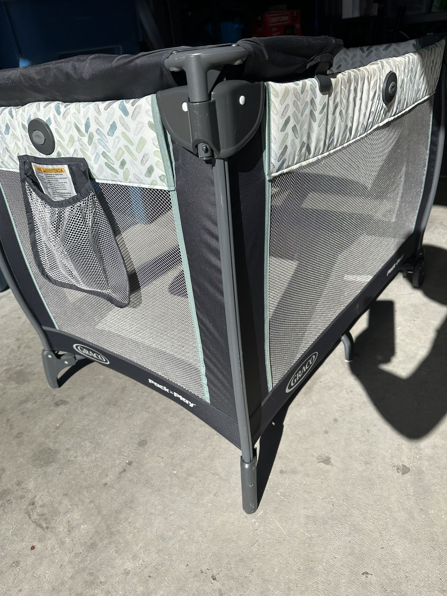 Graco Pack 'n Play Care Suite Bassinet Playard.