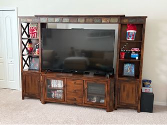 Tv center (tv and accessories not included)