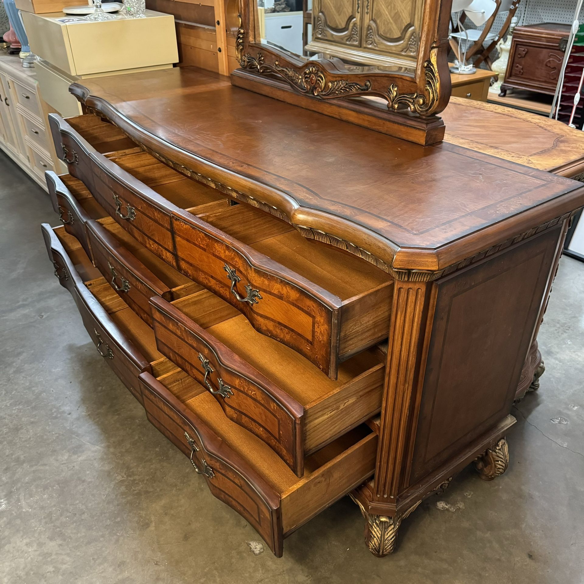 Wooden 9 Drawer Mirror Dresser