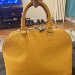 Louis Vuitton Alma Bb Jaune Plume EPI