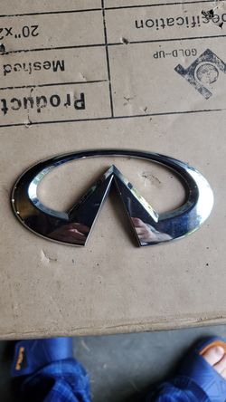 Infiniti OEM trunk emblem