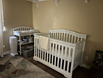 White traditional crib