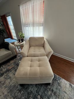 -Beautiful Creme cuddle chair with ottoman