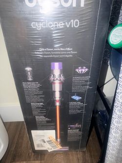 Dyson cyclone v10 new never opened