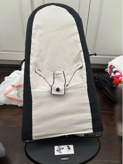 Baby bouncer babybjourn