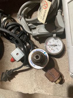 Co2 pressure control valve