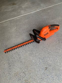 Black and Decker hedge trimmer / 20” - EC!